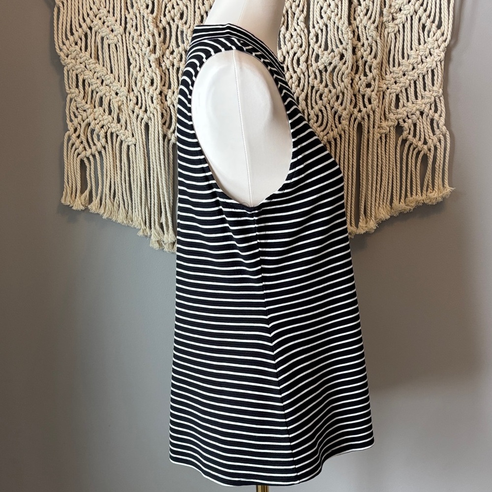 Striped Black and White Sleeveless Top - Picture 5 of 6